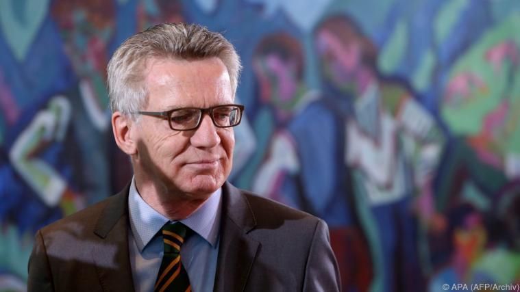 De Maiziere verspricht Betroffenen mehr Geld. - Foto: APA (AFP/Archiv)