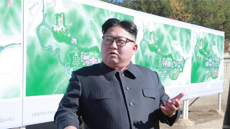 Kim sagte zuvor eine "vollständige Denuklearisierung" seines Landes zu Foto: APA (AFP/KCNA VIA KNS)