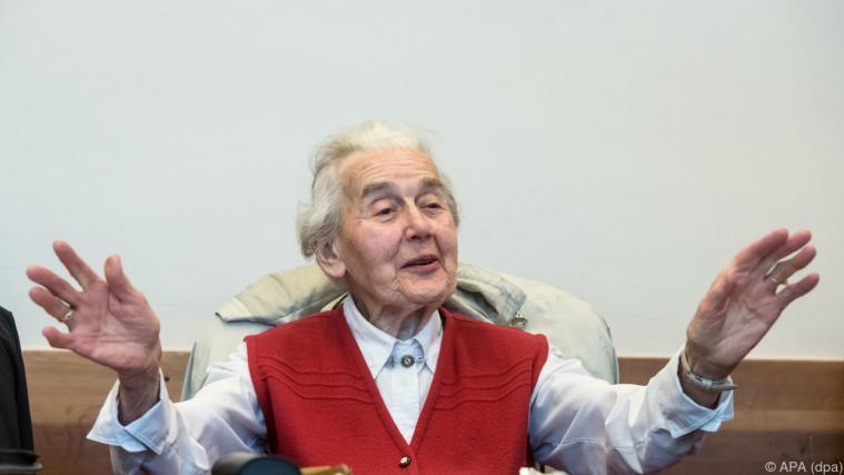 Ursula Haverbeck wurde der Volksverhetzung schuldig gesprochen. - Foto: APA (dpa)