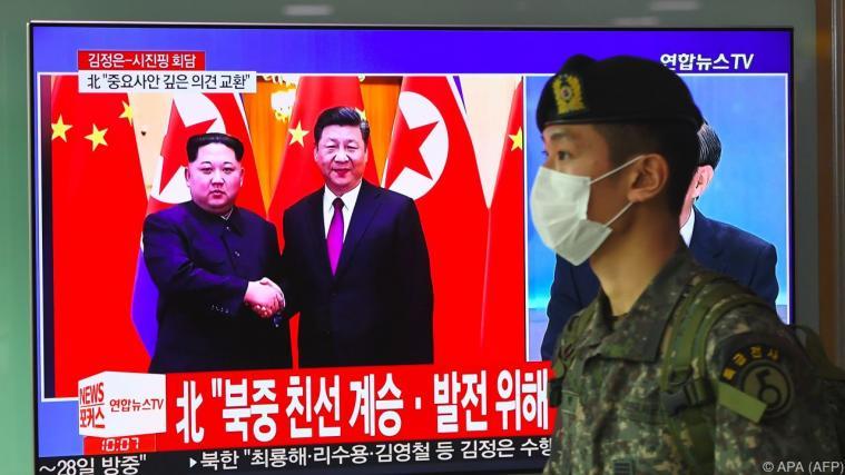 Kim sicherte Abrüstung zu Foto: APA (AFP)