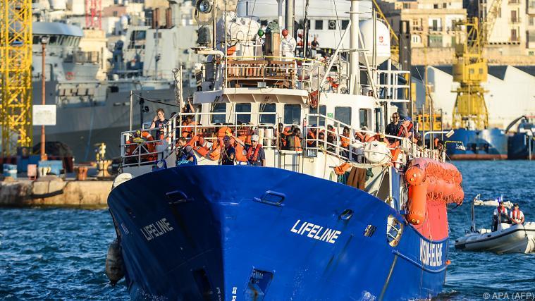 Das Schiff sorgte für viel Aufsehen. - Foto: APA/AFP