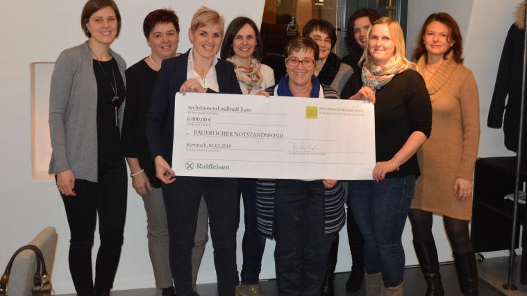 v.l : Birgit Greif, Evi Andreaus, Katrin Thaler, Patrizia Dalsant, Katherina Mittermair (BNF), Erika Pomella, Dorothea Tratter, Sibylle Cassar und Inge Nussbaumer