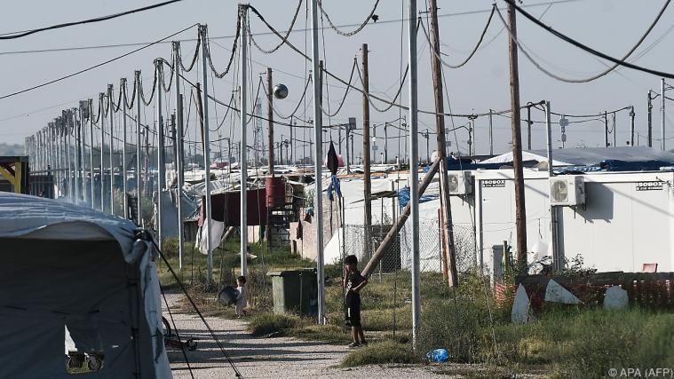 Derzeit leben 24.000 Migranten in griechischen Lagern. - Foto: APA (AFP)