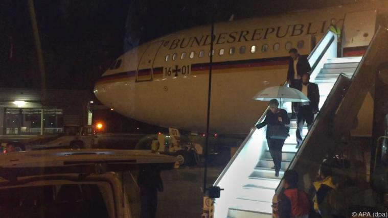 Das Regierungsflugzeug musste in Köln-Bonn landen. - Foto: APA (dpa)