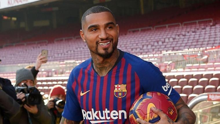 Kevin-Prince Boateng bei seiner Vorstellung in Barcelona. © APA/afp / LLUIS GENE