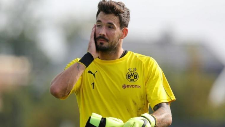 Roman Bürki muss gegen Bayern wohl passen © FIRO SPORPHOTO/SID