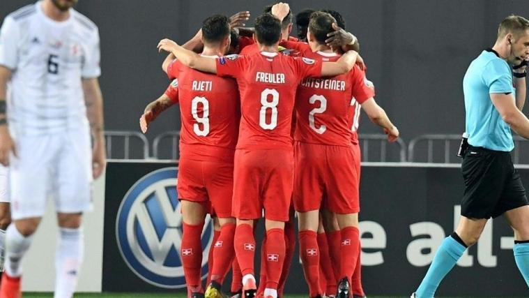 Schweiz gewinnt in Georgien mit 2:0 © SID / YURI KADOBNOV