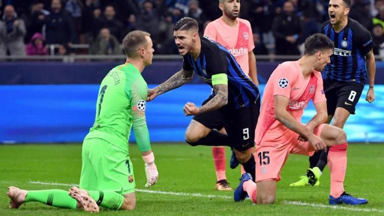 Mauro Icardi jubelt über den Treffer zum 1:1-Endstand, die Barca-Spieler sind bedient. © ANSA / Daniel Dal Zennaro
