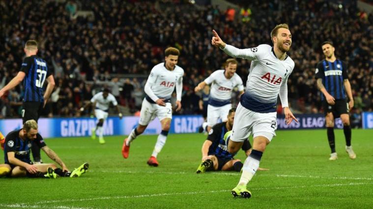Christian Eriksen dreht jubelnd ab, Inter ist geschlagen. © APA/afp / GLYN KIRK