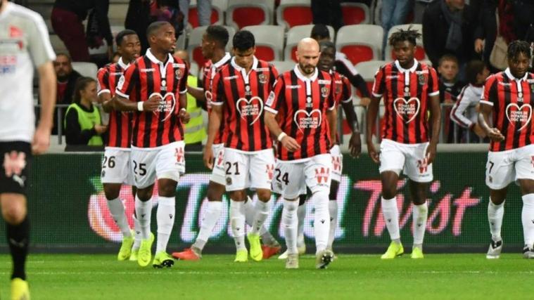 Das Spiel zwischen Nizza und St. Etienne wird verlegt © SID / YANN COATSALIOU