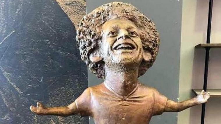 Die Bronzestatue von Mo Salah