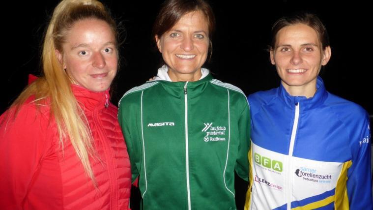 Die Top-3 der Damen (v. l.): Carmen Holzmann, Gertraud Tasser & Barbara Vasselai