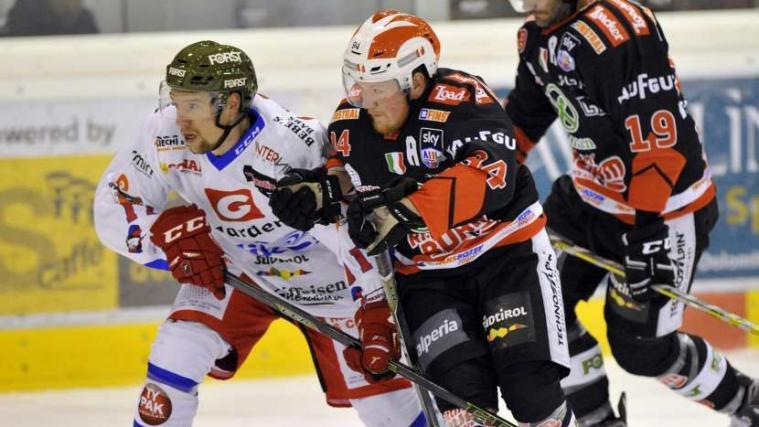 Benjamin Bregenzer im Duell mit Thomas Spinell (Foto: Pattis)