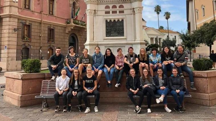 Die Brixner Mannschaft vor dem Spiel in Oristano.