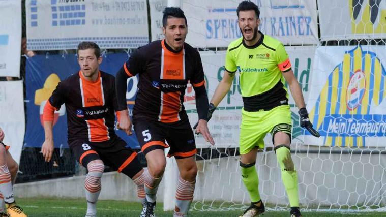 Daniel Kaneider ist Torhüter, Kapitän und Antreiber des Bozner FC. (Foto: Runggaldier)