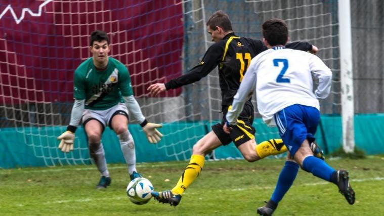 Maximilian Lanthaler führt nach der Hinrunde die Torschützenliste der Landesliga an. © HelliGuflerr