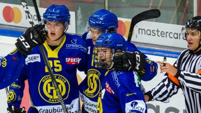 Stefan Spinell (links) verbuchte in seinem letzten U20-Jahr 34 Skorerpunkte in 42 Einsätzen.