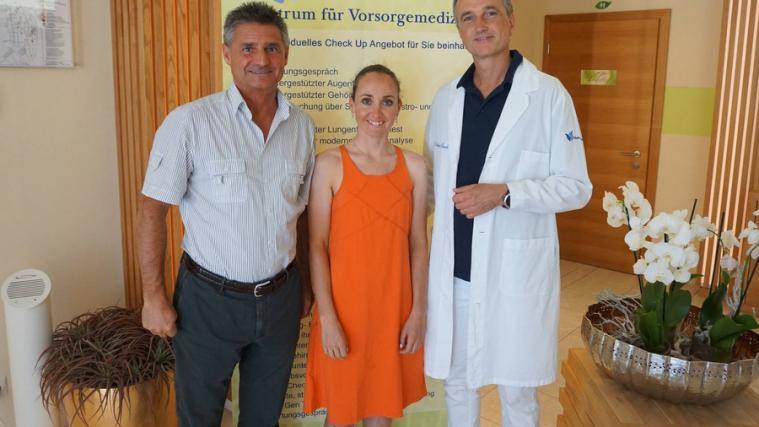 Eva Lechner mit Dr. Christian Thuile (rechts im Bild; Foto: Eva Lechner Privat)