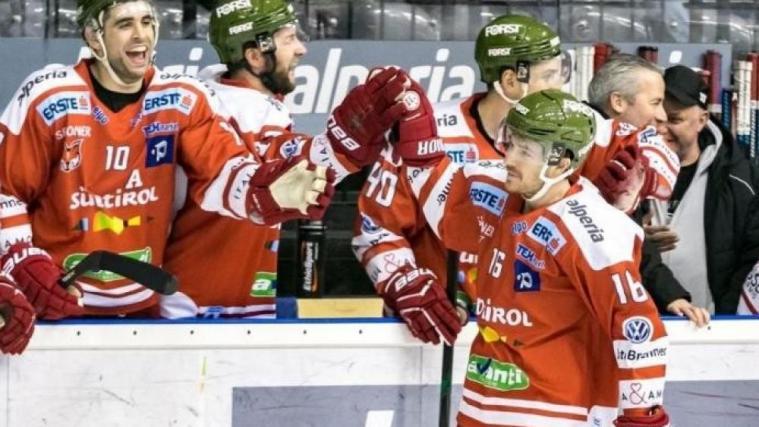Austin Smith (im Vordergrund) hat seit seinem Comeback sechs Spiele bestritten – und in vier davon ins Schwarze getroffen. © HCB/V. Antonello