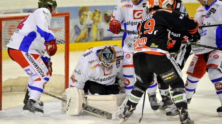Die Grödner Defensive wusste gegen Ritten zu überzeugen (Foto: M. Pattis)