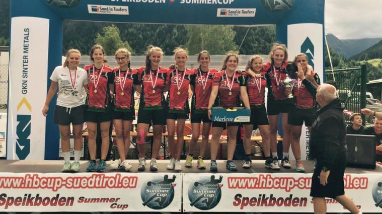 Die Siegerinnen vom SSV Taufers in der Kategorie U16w (Foto: hbcup-suedtirol.eu)