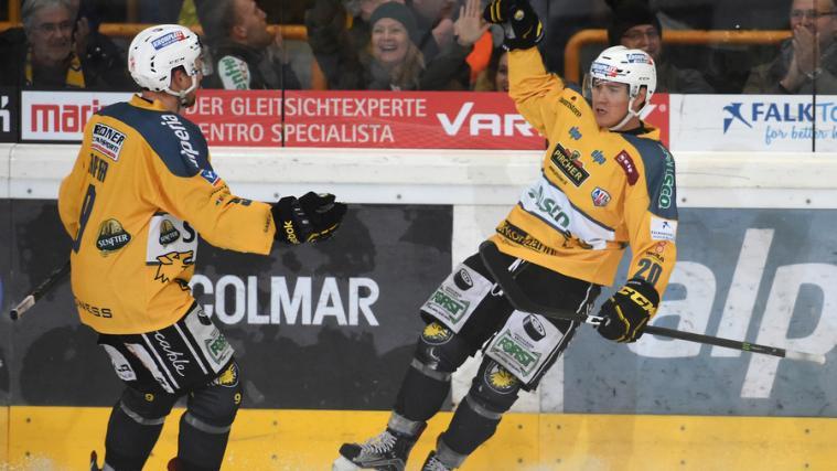 Armin Hofer fixierte den 5:4-Siegtreffer der Wölfe (Foto: I. Foppa)