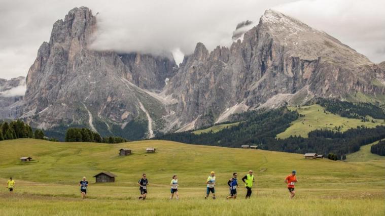 Traumhafte Umgebung für einen Halbmarathon. © running.seiseralm.it