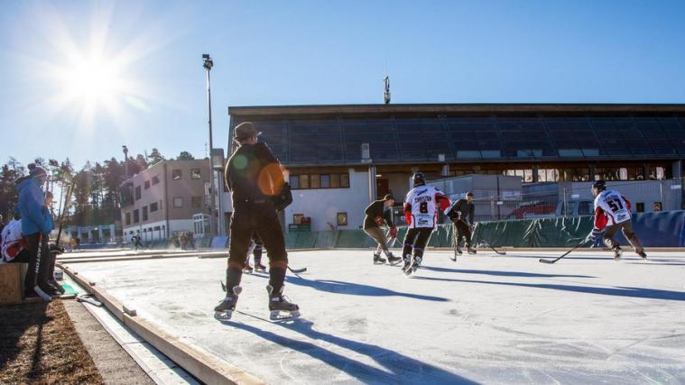 Beim 1. European Pond Hockey Championship gab es beste Bedingungen (Foto: SN/chm)