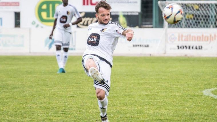 Michael Bacher wird nicht mehr im Trient-Trikot gegen den Ball treten. © AC Trento/A. Eccel