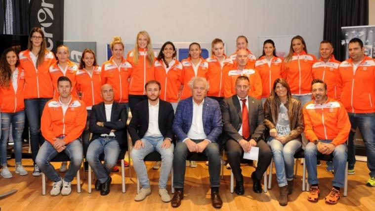 Die Mannschaft von Südtirol Neruda Volley