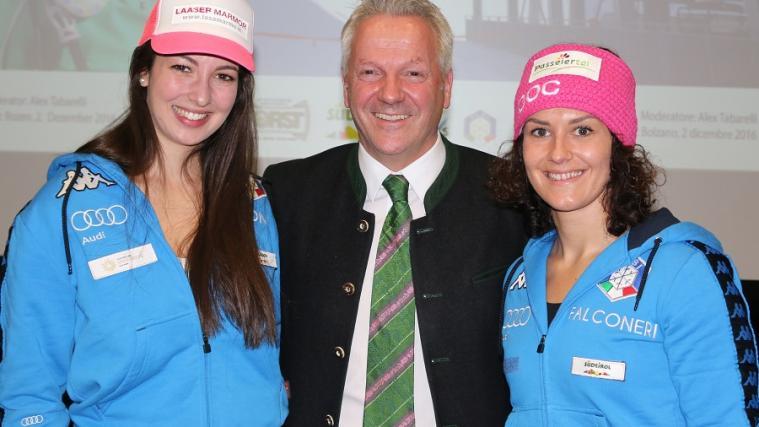 Greta Pinggera, Bürgermeister Christian Gallmetzer und Evelin Lanthaler (v.l.)