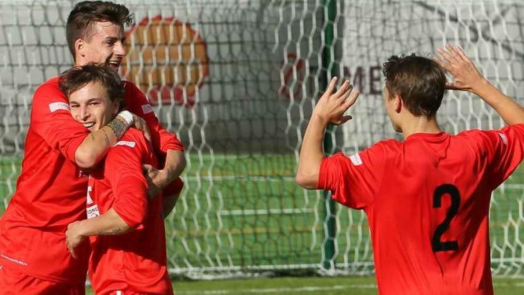 "Jergina"-Matchwinner Piffrader wird umjubelt (Foto: Griessmair)
