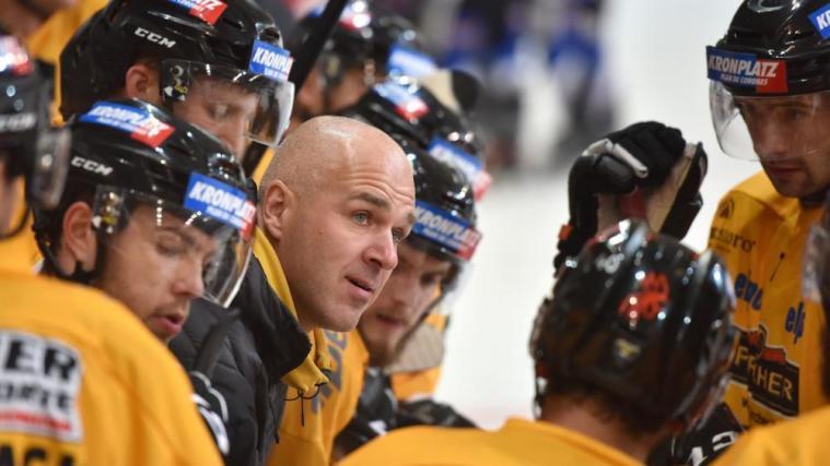 Der HC Pustertal rund um Coach Petri Mattila hat den nächsten Sieg im Visier. © I. Foppa/Optic Rapid