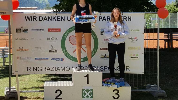 Tamara Berger (1.) und Aileen Anna Markart