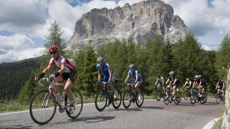 Gutes Wetter und traumhaftes Panorama: Die Tour Transalp hat begonnen. © Uwe Geissler