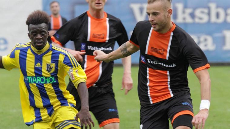 Trient gegen Bozner FC, ein spannender Zweikampf (Foto Eheim)