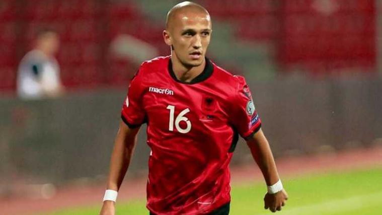 Valon Ahmedi im Trikot von Albanien (Foto FB)