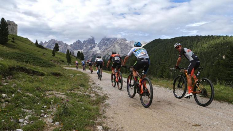 Radspektakel in den Dolomiten: Dolomiti Superbike. © newspower