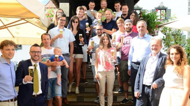 Die glücklichen Gewinner mit den Sponsoren und Organisatoren © Dlife