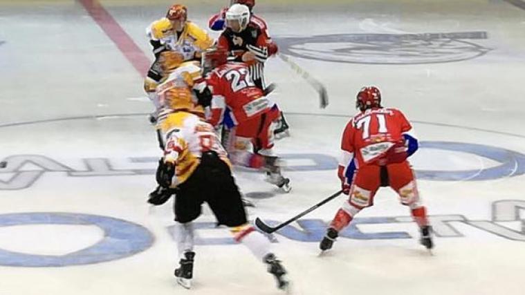 Im Spiel Gröden - Kaufbeuren ging es oft heiß her (Foto: Facebook HC Gherdeina)
