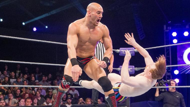 Fabian Aichner (links) bei seinem Einsatz beim WWE Cruiserweight Classic