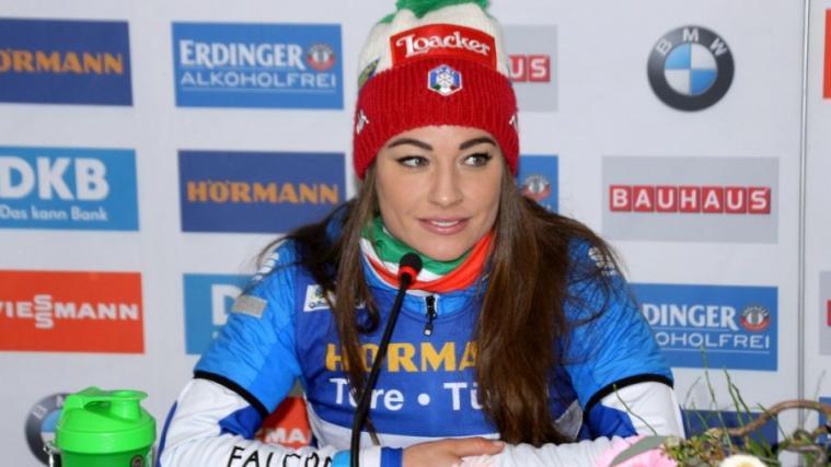 Dorothea Wierer während der Pressekonferenz im Antholzer Biathlonzentrum.