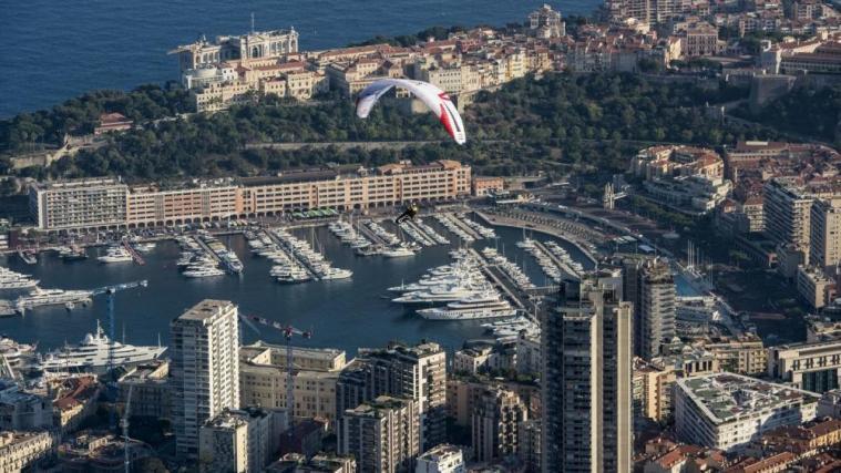 Rekordsieger Christian Maurer beim Landeanflug auf Monaco © zoom