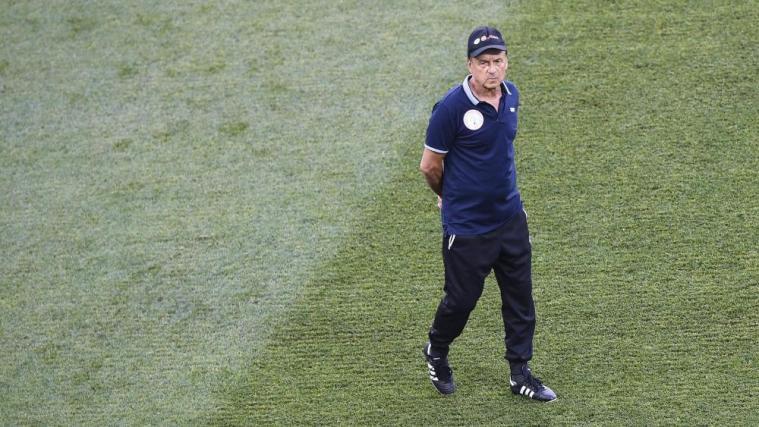 Nigerias Trainer Gernot Rohr. © APA/afp / NICOLAS ASFOURI