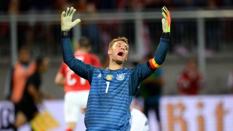 Noch nicht ganz der Alte: Manuel Neuer machte gegen Österreich ein solides Spiel, zeigte aber auch Unsicherheiten. © APA/afp / VLADIMIR SIMICEK