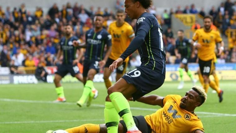 ManCity (1:1) mit Sane (v.) lässt erstmals Punkte liegen © SID / Geoff CADDICK