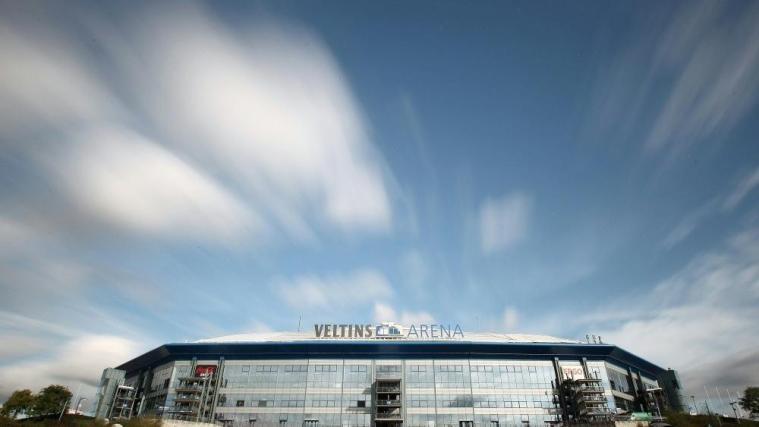 Im Spielertrakt auf Schalke brach ein Feuer aus © FIRO/SID