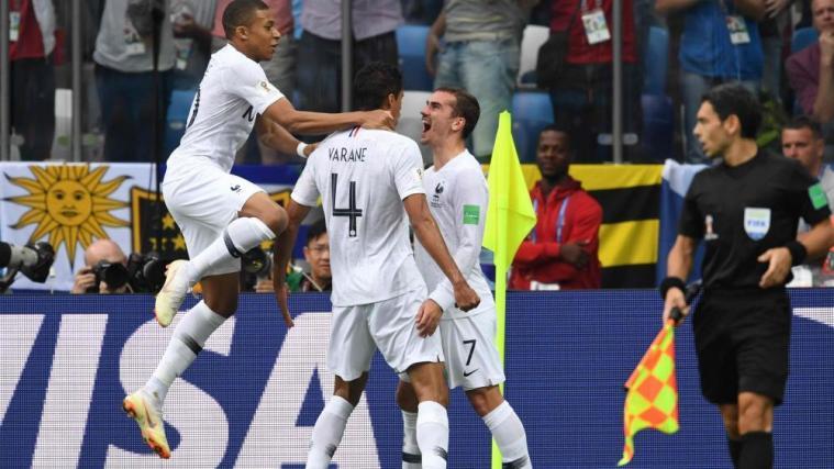 Frankreich jubelt: Antoine Griezmann und Co. stehen im Halbfinale. © APA/afp / KIRILL KUDRYAVTSEV