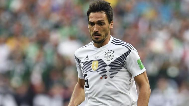 Hummels hat Probleme mit dem Halswirbel © APA/afp / PATRIK STOLLARZ