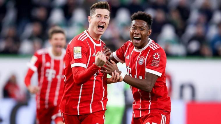 Robert Lewandowski jubelt nach seinem Siegtreffer. © APA/afp / RONNY HARTMANN